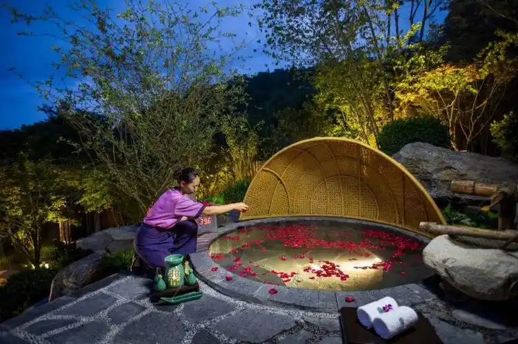 地熱溫泉醫(yī)養(yǎng)行業(yè)賦能新質生產力發(fā)展-地熱開發(fā)利用-地大熱能 地熱溫泉醫(yī)養(yǎng)行業(yè)賦能新質生產力發(fā)展-地熱開發(fā)利用-地大熱能